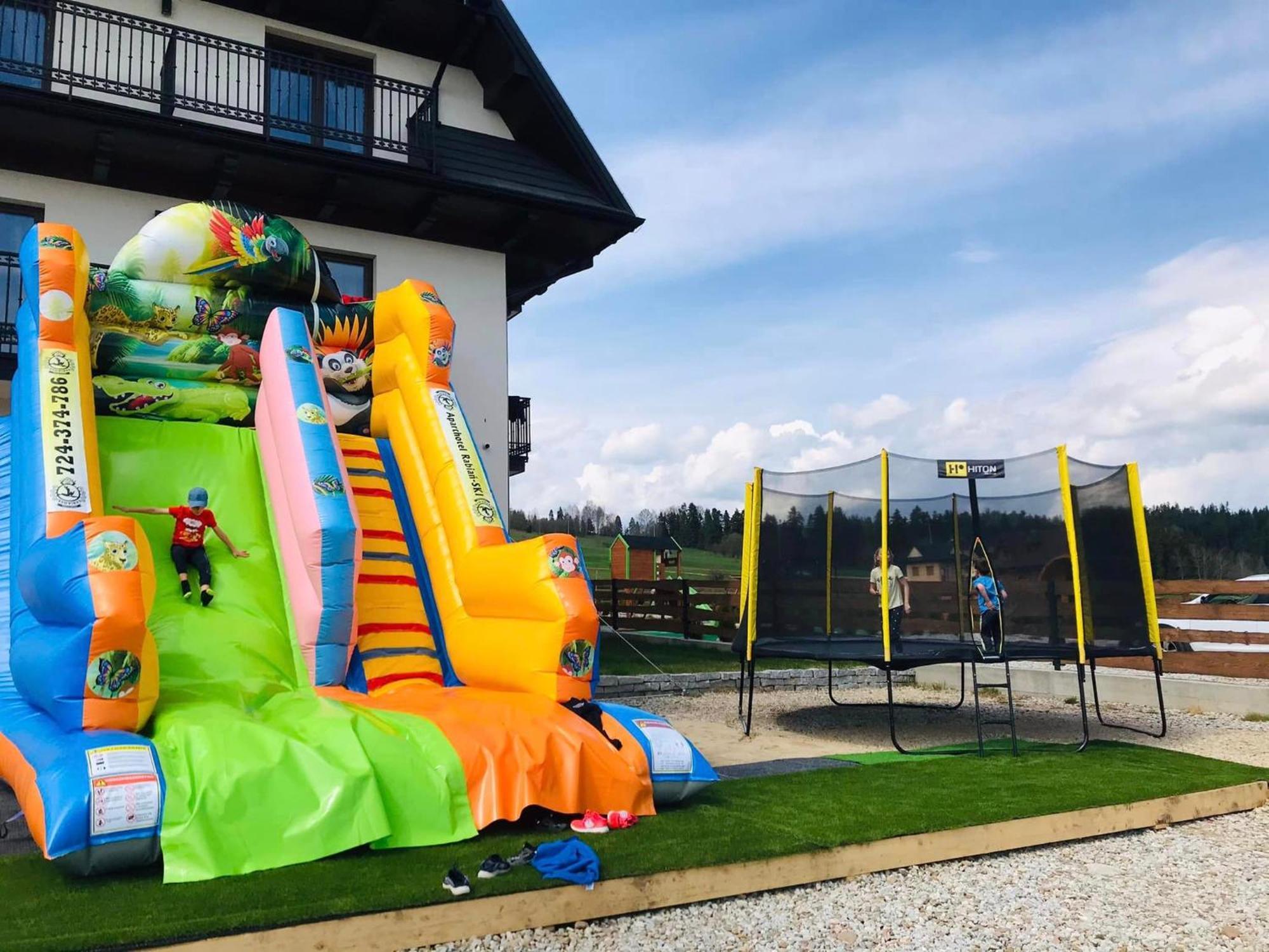 Aparthotel Rabian-Ski Zewnetrzny Basen Oraz Jacuzzi Z Podgrzewana Woda Sala Zabaw I Dmuchaniec Białka Esterno foto