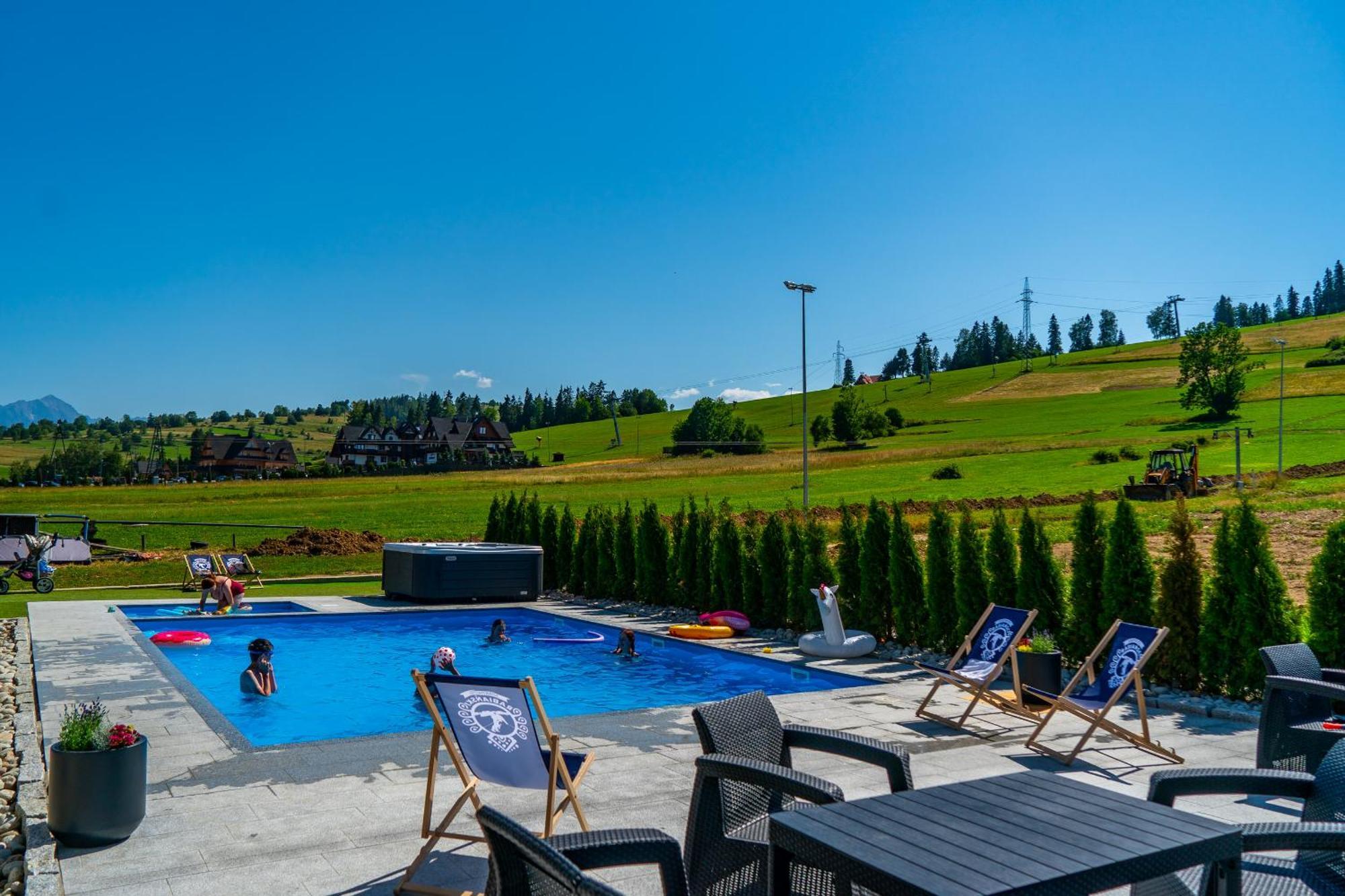 Aparthotel Rabian-Ski Zewnetrzny Basen Oraz Jacuzzi Z Podgrzewana Woda Sala Zabaw I Dmuchaniec Białka Esterno foto